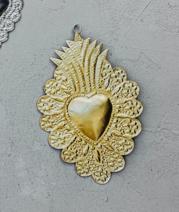 Coeur ex-voto couronne de fleurs
