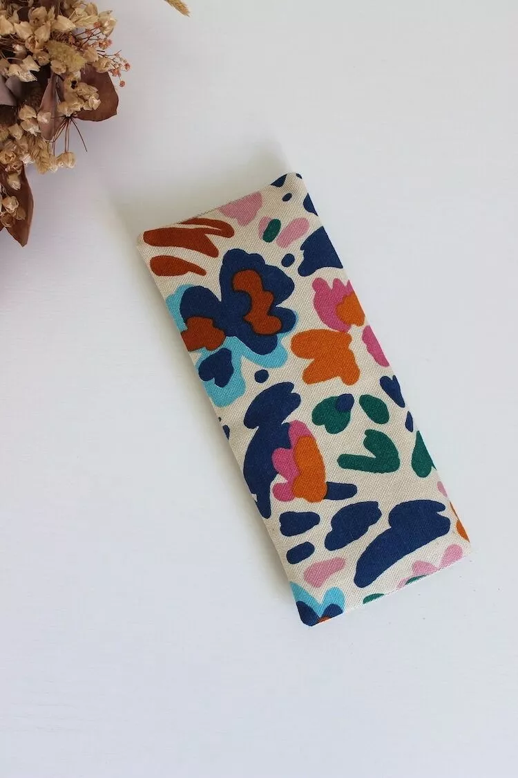 Coussin de relaxation yeux spring