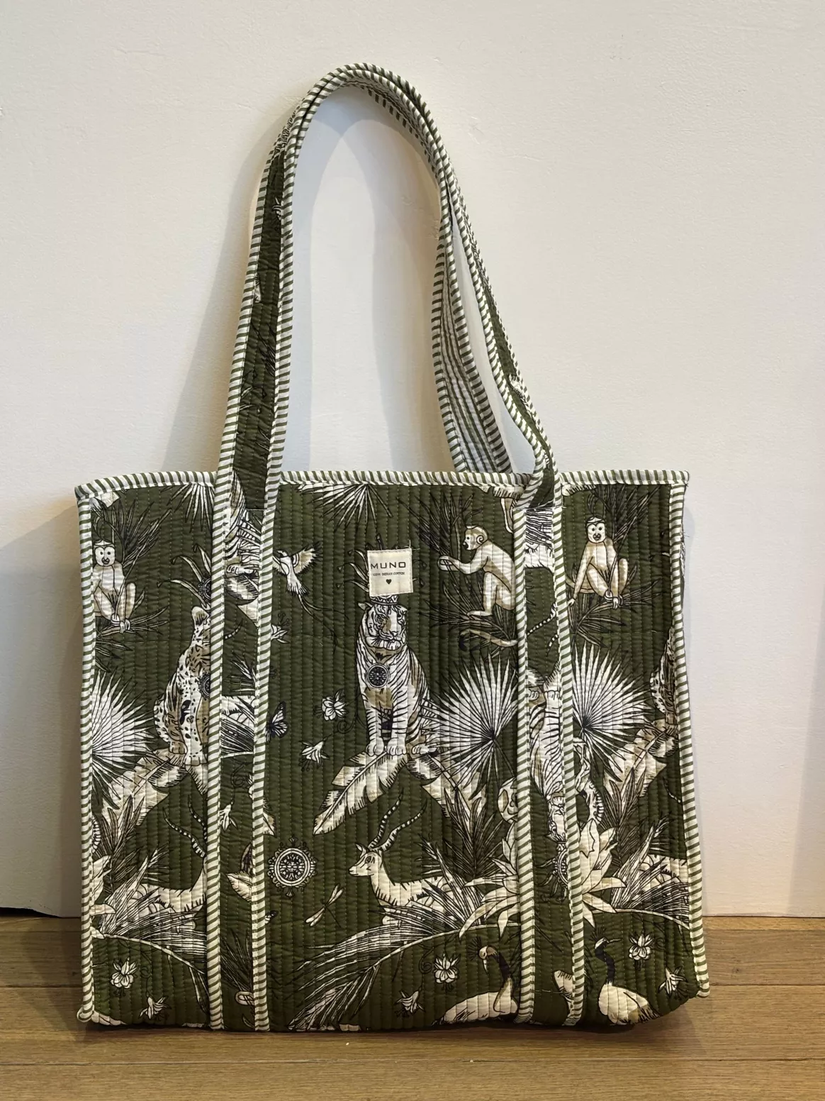 Tote bag Green Jungle White Lotus