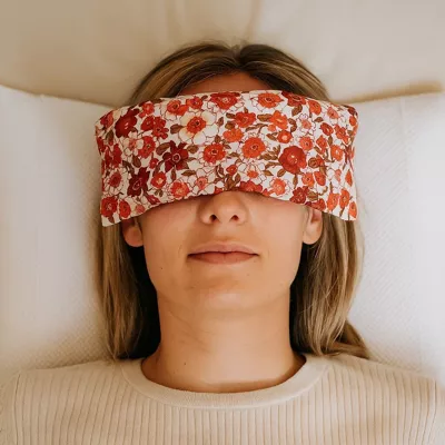 Coussin de relaxation yeux Fleurs beige blanche – Image 3